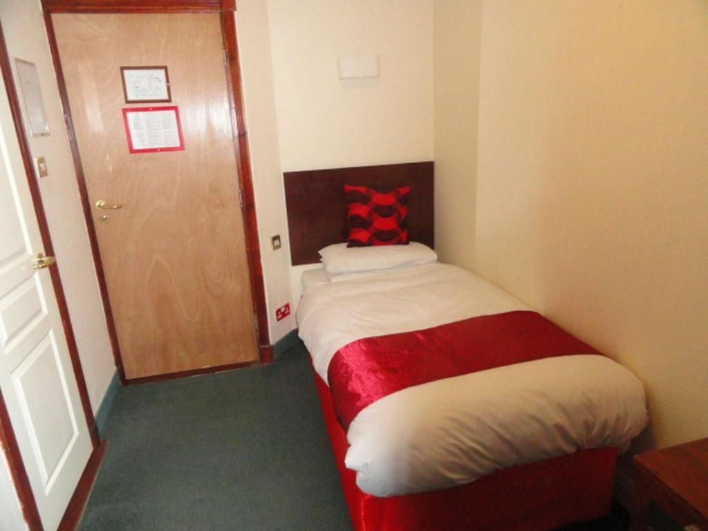 Отель Clifton Court Hotel Дублин