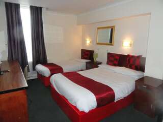 Отель Clifton Court Hotel Дублин Трехместный номер-3